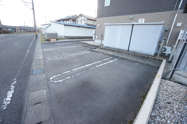 サン・ユリーノの駐車場