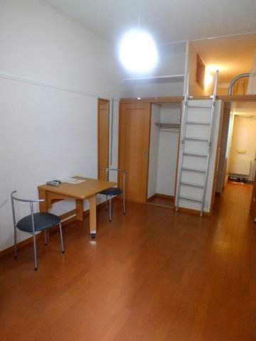 レオパレスモナーロの居間・リビング|おしゃれなリビングです