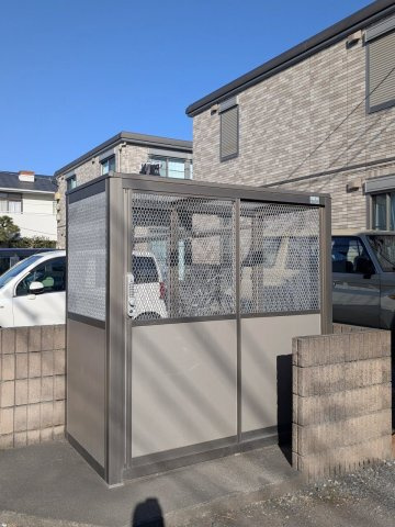 エスティアⅣの駐車場