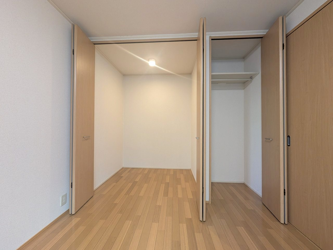 エスティアⅣの収納