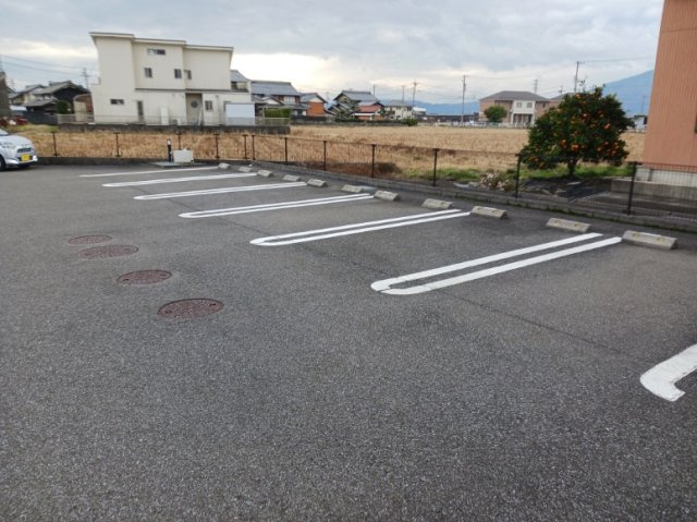 【駐車場】