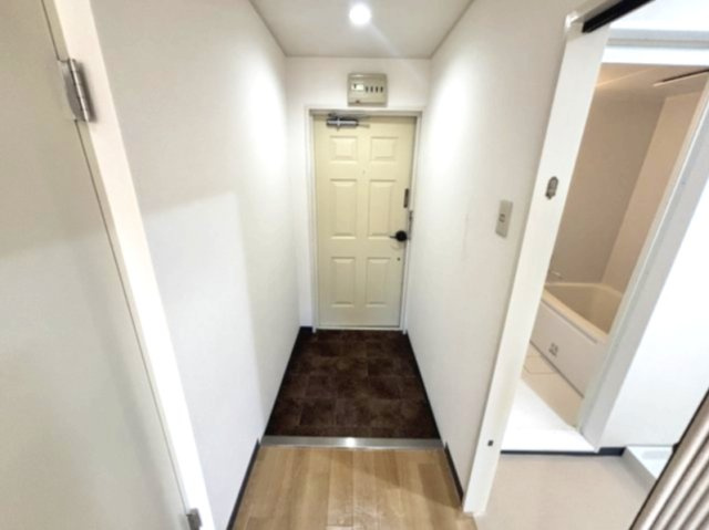 ヨウカワマンションの玄関