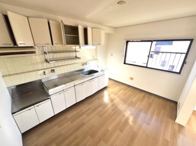 ヨウカワマンションの居間・リビング