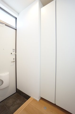 Rutile高木の玄関