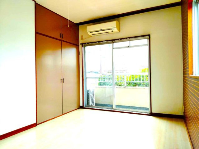 プレジール大宮の洋室