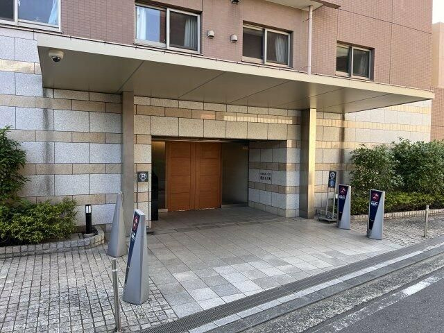 コスモシティ横浜石川町のエントランス