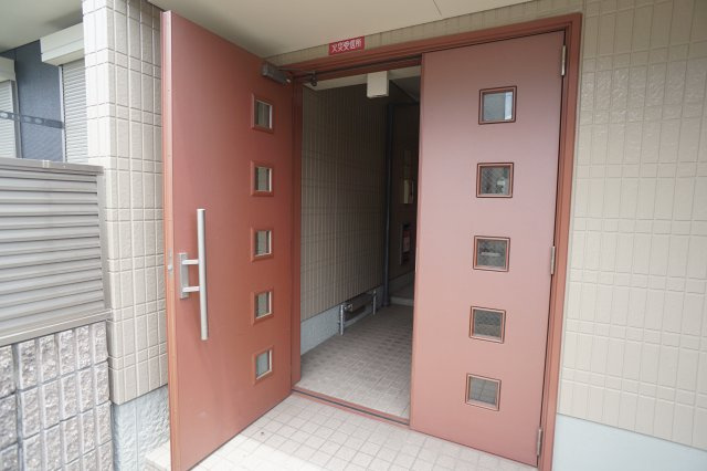 ラフィナートＣ棟のエントランス