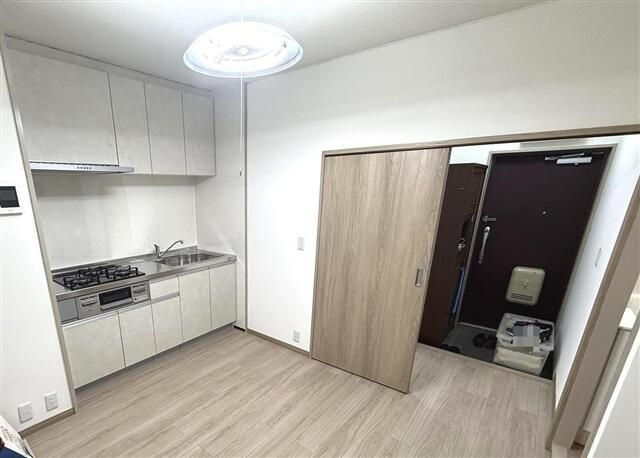 ドルフ磯子の居間・リビング