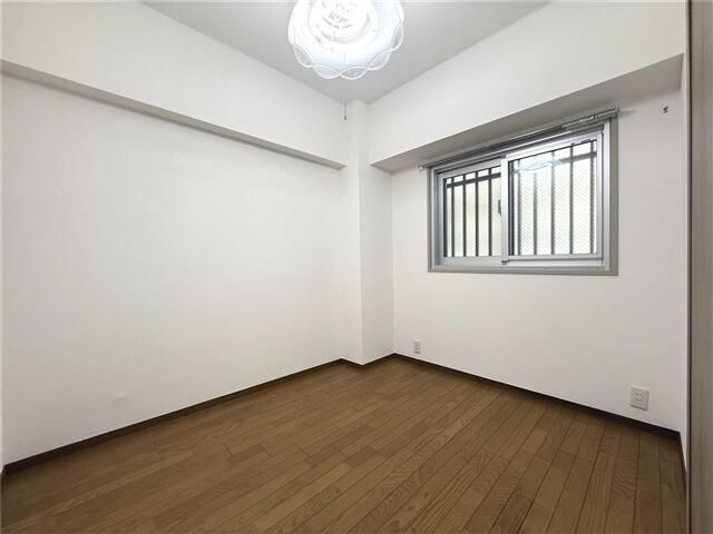 ドルフ磯子の寝室