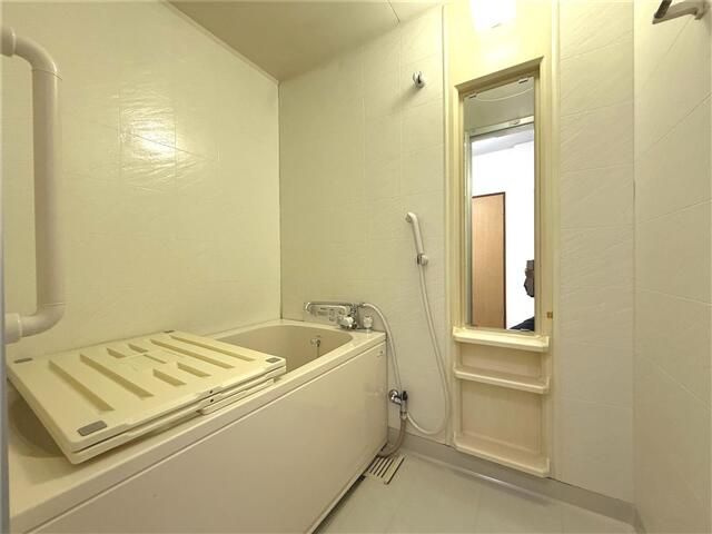 ドルフ磯子の浴室