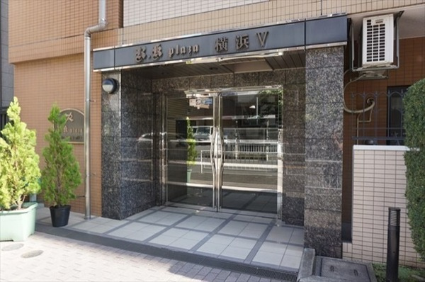 アール・ケープラザ横浜Ⅴのエントランス