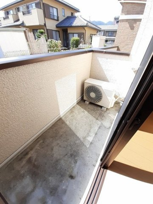 【バルコニー】 | カーサ・フィオーレ | 外からの目が気にならないバルコニーで洗濯物が干せます