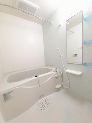 【浴室】 | カーサ・フィオーレ | お風呂で日々の疲れを落としましょう