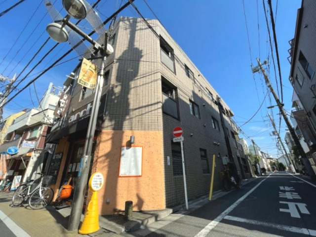 ベルメゾンのエントランス|落ち着いたエントランスです