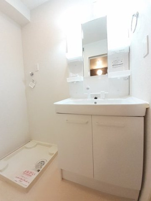 【洗面所】 | ル・ヴァンＢ | 広い洗面スペース