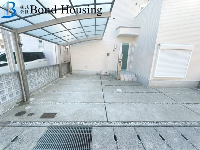 並列２台駐車可・メンテナンス多数・玉津町高津橋　中古戸建の駐車場
