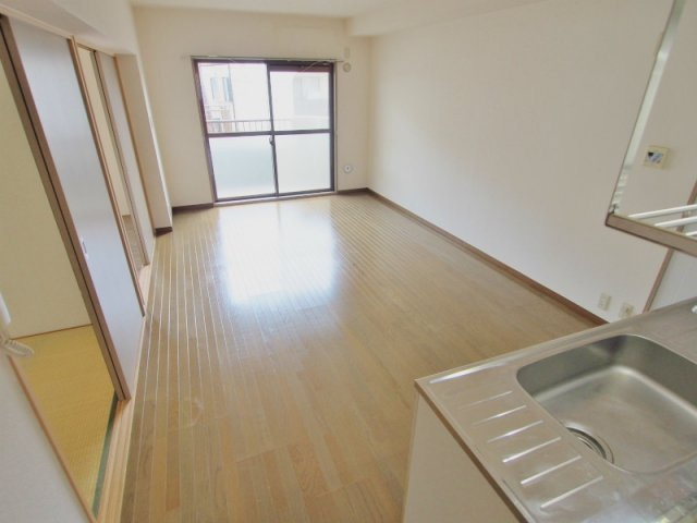 エステートNの居間・リビング