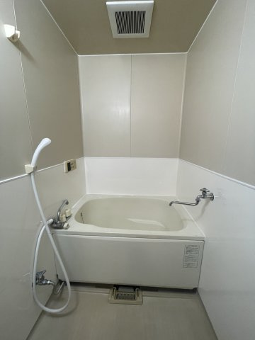 日々の疲れを癒すお風呂付です