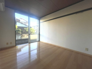 ゆったりした洋室です