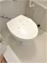 トイレ　3点ユニットバス　※2021年11月撮影時