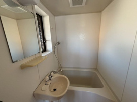 日々の疲れを癒すお風呂付です