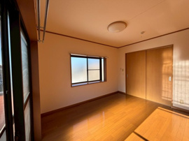 使い勝手のいい洋室です