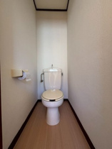 ゆったりとした空間のトイレです