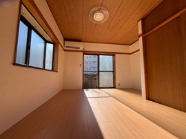 個人の部屋や寝室として使える洋室です