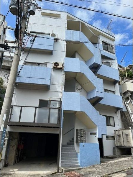 シャトー篠原台の外観