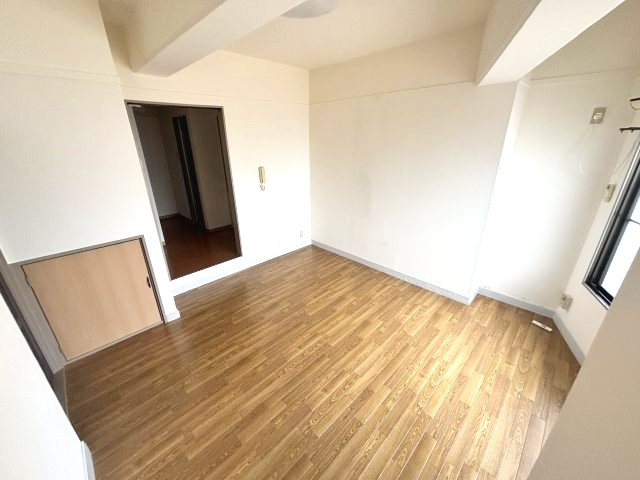 シャトー篠原台の洋室