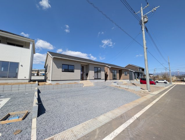 【前面道路含む現地写真】 | クレイドルガーデン高崎市箕郷町上芝第8ー①