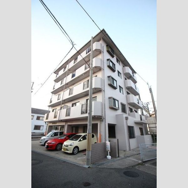 ハイツ大蔵の外観