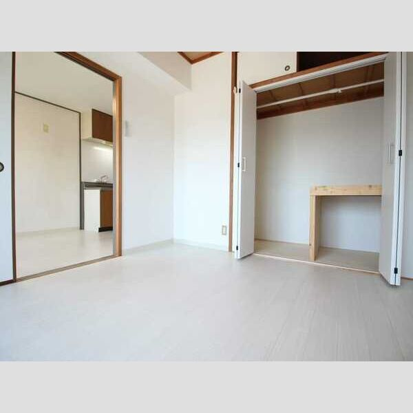 ハイツ大蔵の居間・リビング