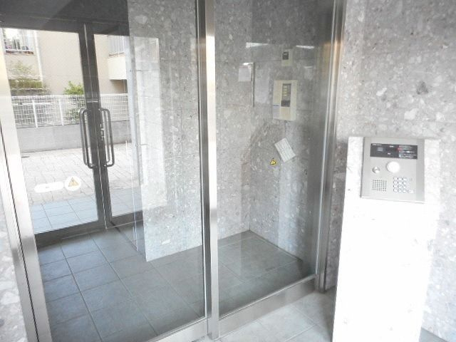 ジェン・ルーのエントランス