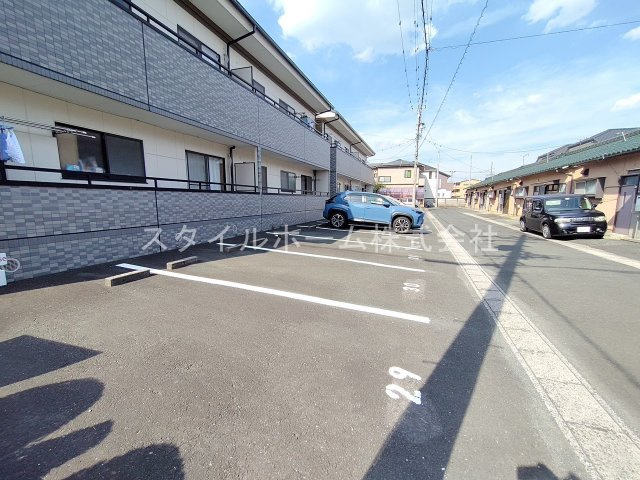 シティ・ナカヤマB棟の駐車場