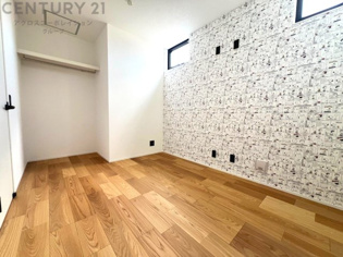 多数の調理器具を同時に使用でき、料理の効率化が可能。省エネで節約になり、様々な料理スタイルに適応できます。また、火力調整が独立しており、手入れや掃除もしやすく、今よりもっとお料理が楽しくなるかも。
