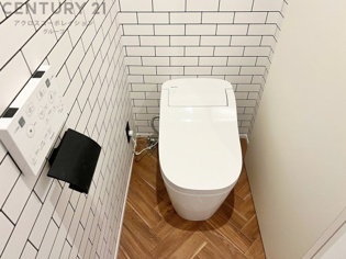 衣類乾燥機は天候に左右されず洗濯物を素早く乾燥。家事効率を高め、快適な暮らしをサポートします。
