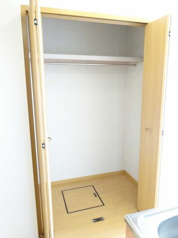 プリムヴェールＢの収納|こまごまとしたものを収納できそうですね