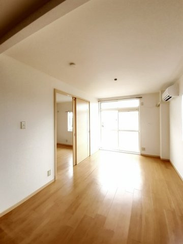 武中ハイツの居間・リビング|ゆったり過ごせるリビングです