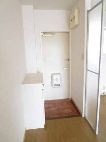 武中ハイツの玄関|収納もある玄関です