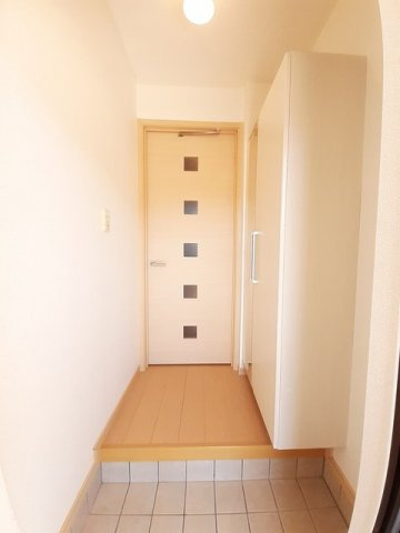 サンシャインＴ・Ｉの玄関|シンプルで使いやすい玄関です