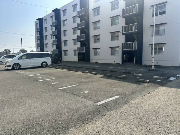 ビレッジハウス立江1号棟の駐車場|駐車場です