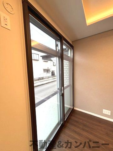 鴨川3丁目中古戸建のその他|窓サッシもリフォームしています