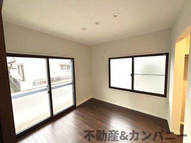 鴨川3丁目中古戸建の洋室|広々とした洋室です