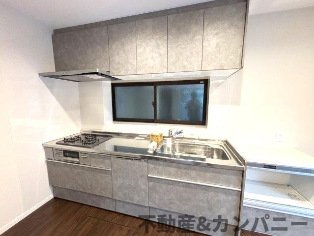 鴨川3丁目中古戸建のキッチン|きれいなキッチンです