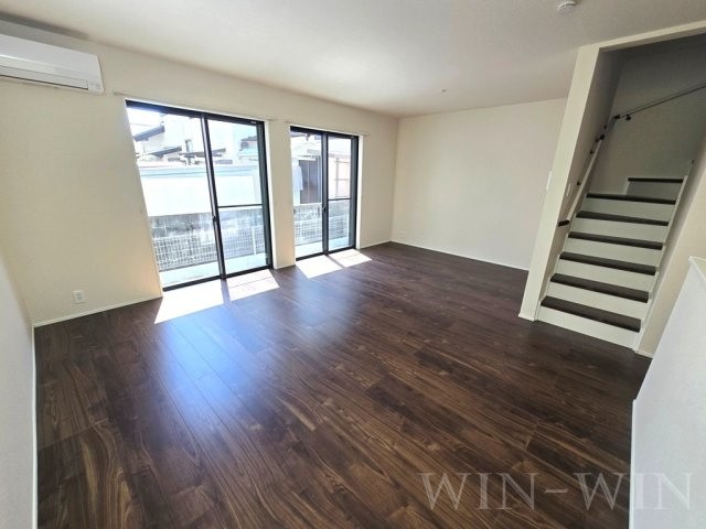 多米中町戸建貸家 2の居間・リビング