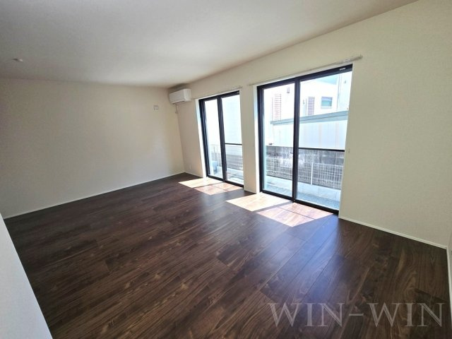 多米中町戸建貸家 2の居間・リビング