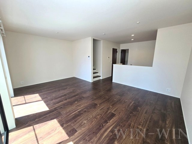 多米中町戸建貸家 2の居間・リビング