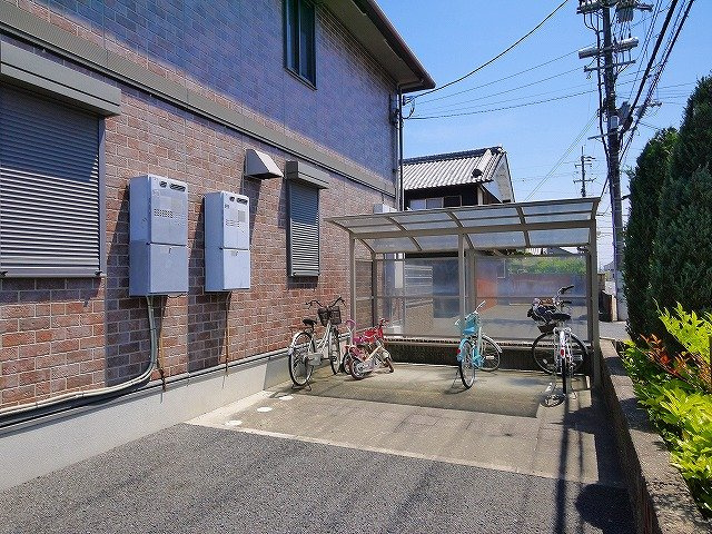 シャルマン高畑　Ａ棟のその他共用部分|駐輪場完備