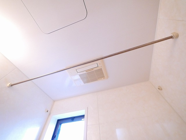 シャルマン高畑　Ａ棟の設備|浴室乾燥機付き